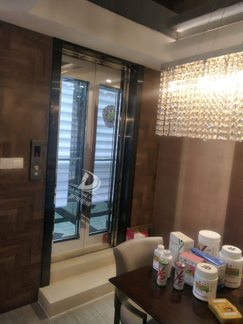 廈門小型家庭電梯實(shí)物案例 廈門小型家庭電梯實(shí)物案例